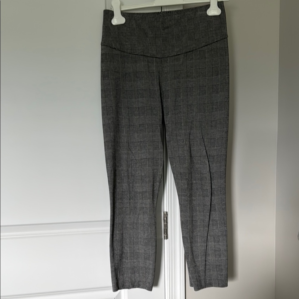 CAbi Gray Ankle Cropped Pants with Plaid Pattern